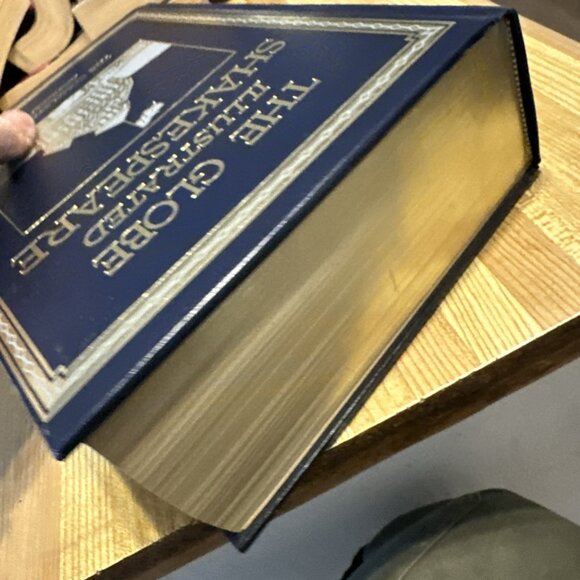 The Globe Illustrated Shakespeare Complete Works Annotated Leather Gilt 1986 - Picture 4 of 16